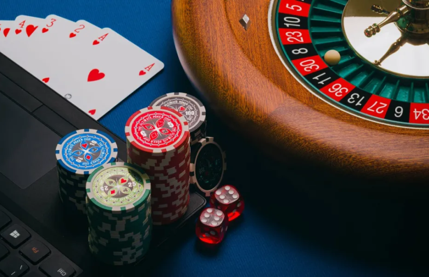 A Guide on How to Play Safely and Win More Money When Gambling Online
